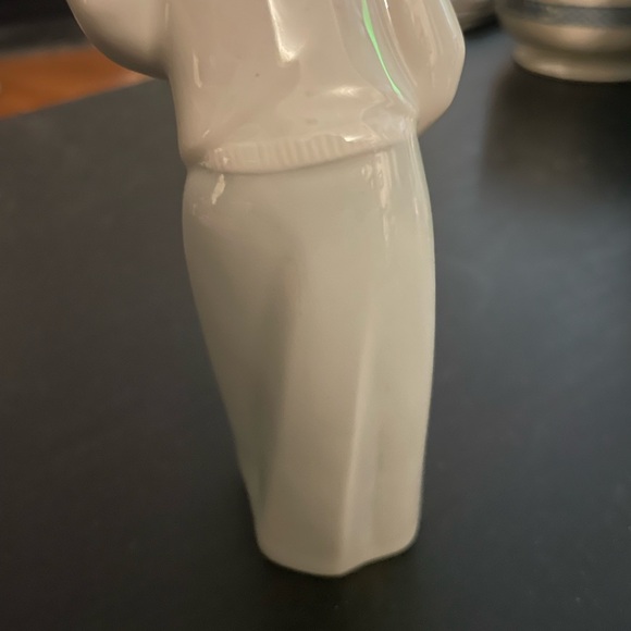 Lladro figurine of a Girl with a Rooster - Picture 6 of 8